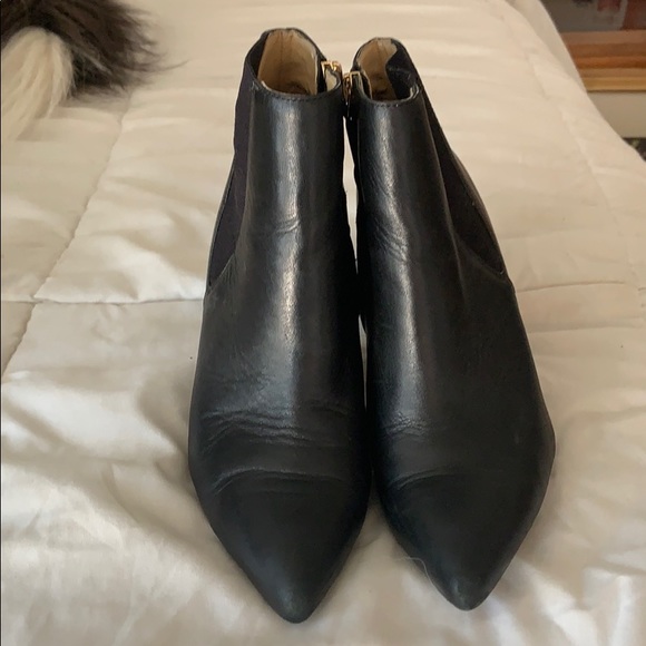 Nine West ankle boots. - Picture 4 of 5